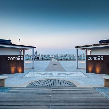 Mediterraneo Hotel & Suites Cattolica Bagian luar foto