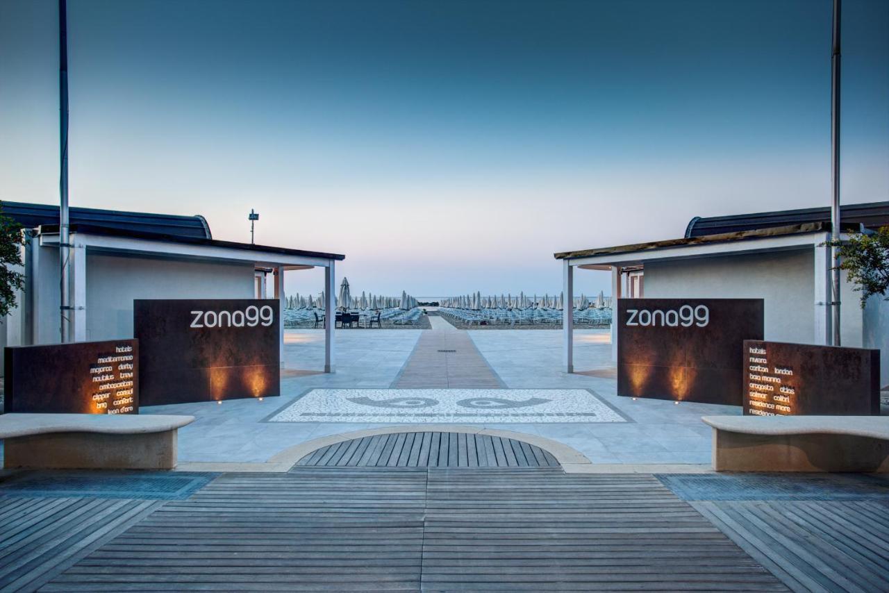 Mediterraneo Hotel & Suites Cattolica Bagian luar foto