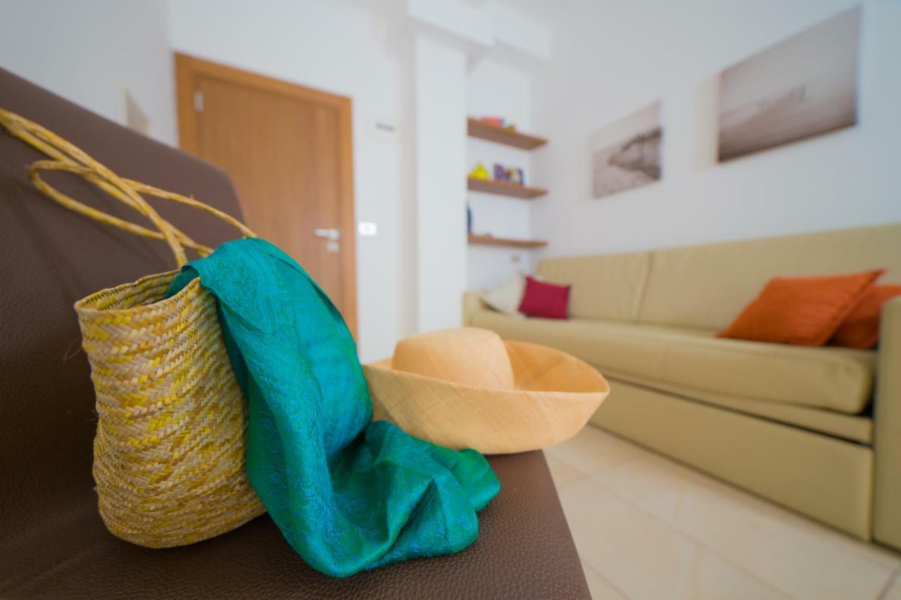 Mediterraneo Hotel & Suites Cattolica Bagian luar foto
