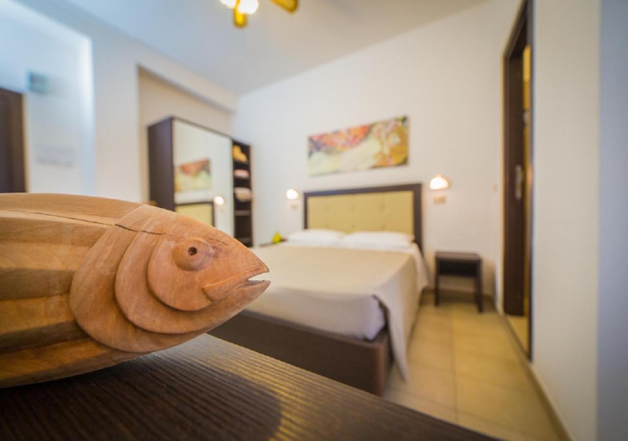 Mediterraneo Hotel & Suites Cattolica Bagian luar foto