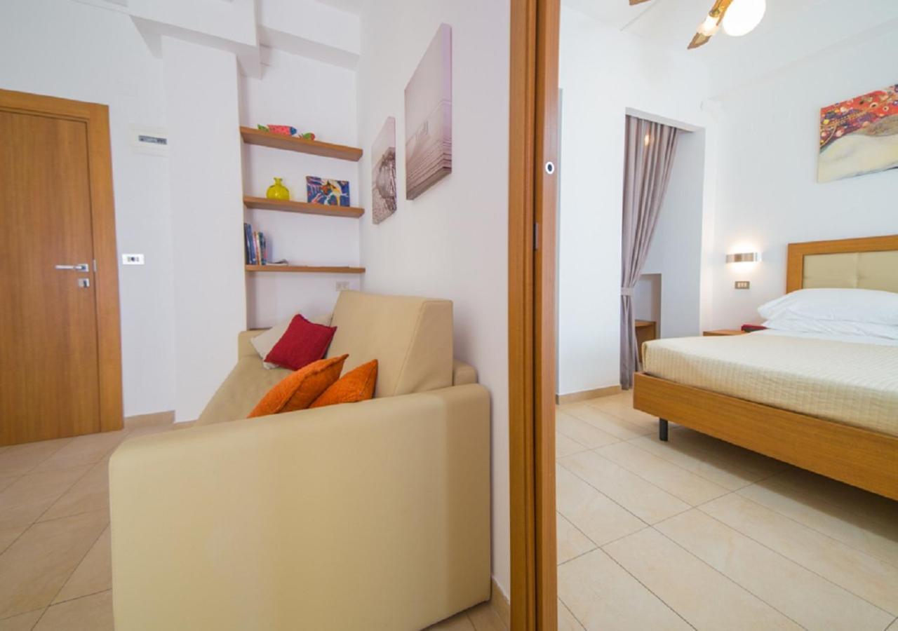 Mediterraneo Hotel & Suites Cattolica Bagian luar foto
